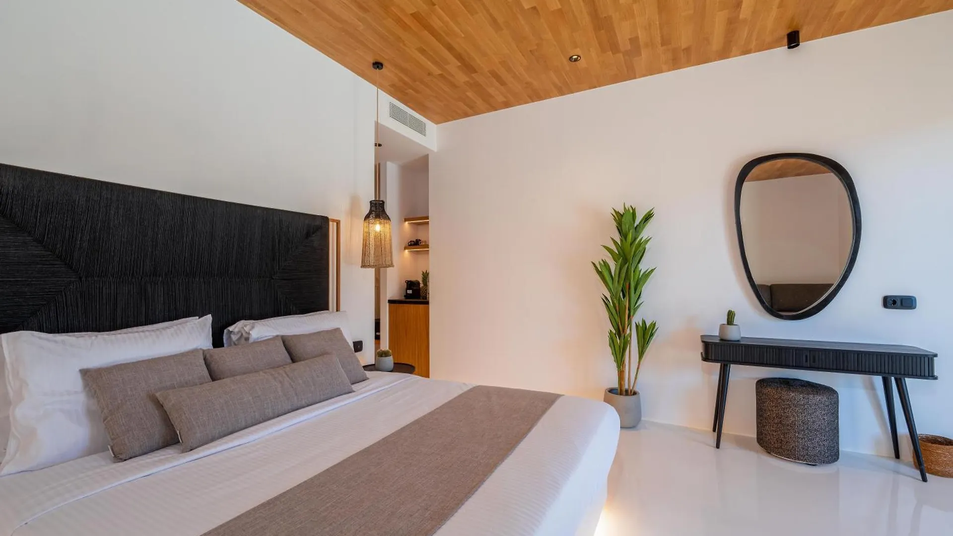 Ftelia Black Villas
