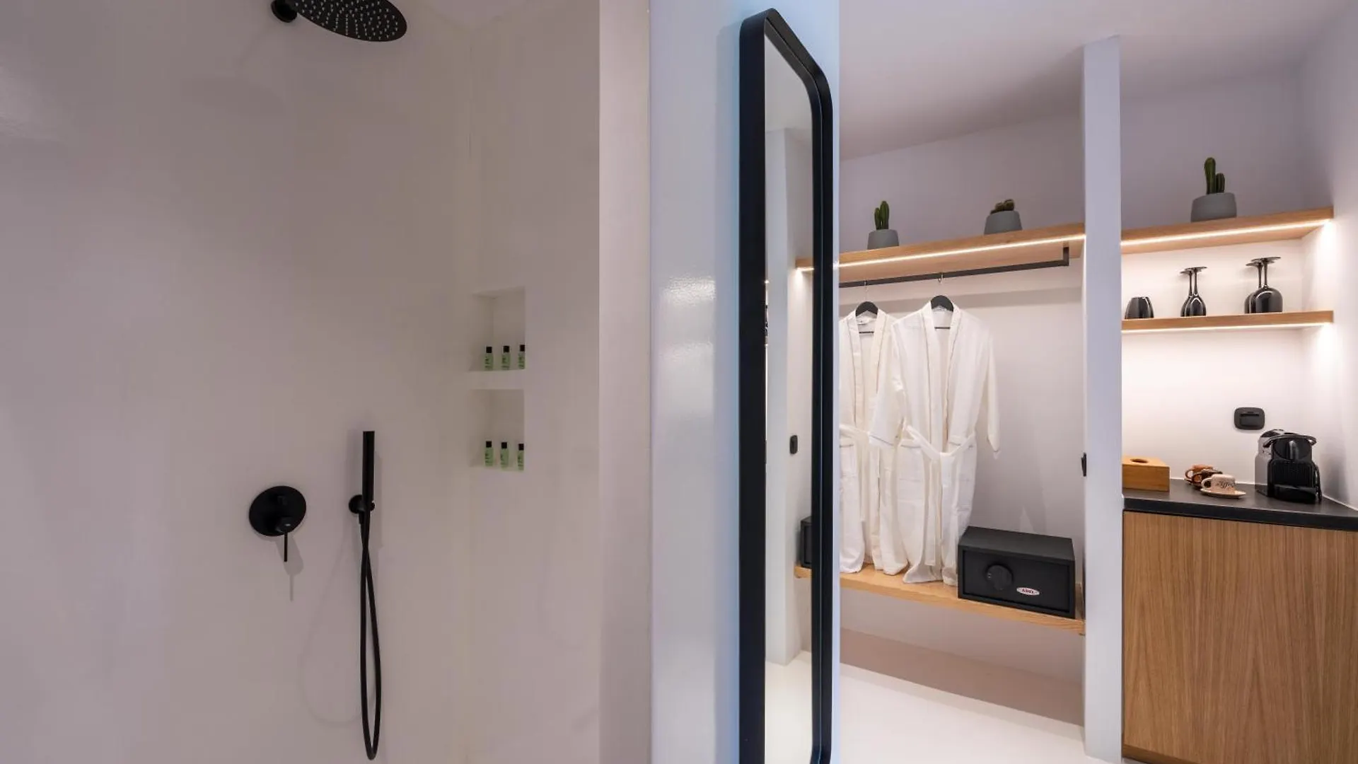 Ftelia Black Villas