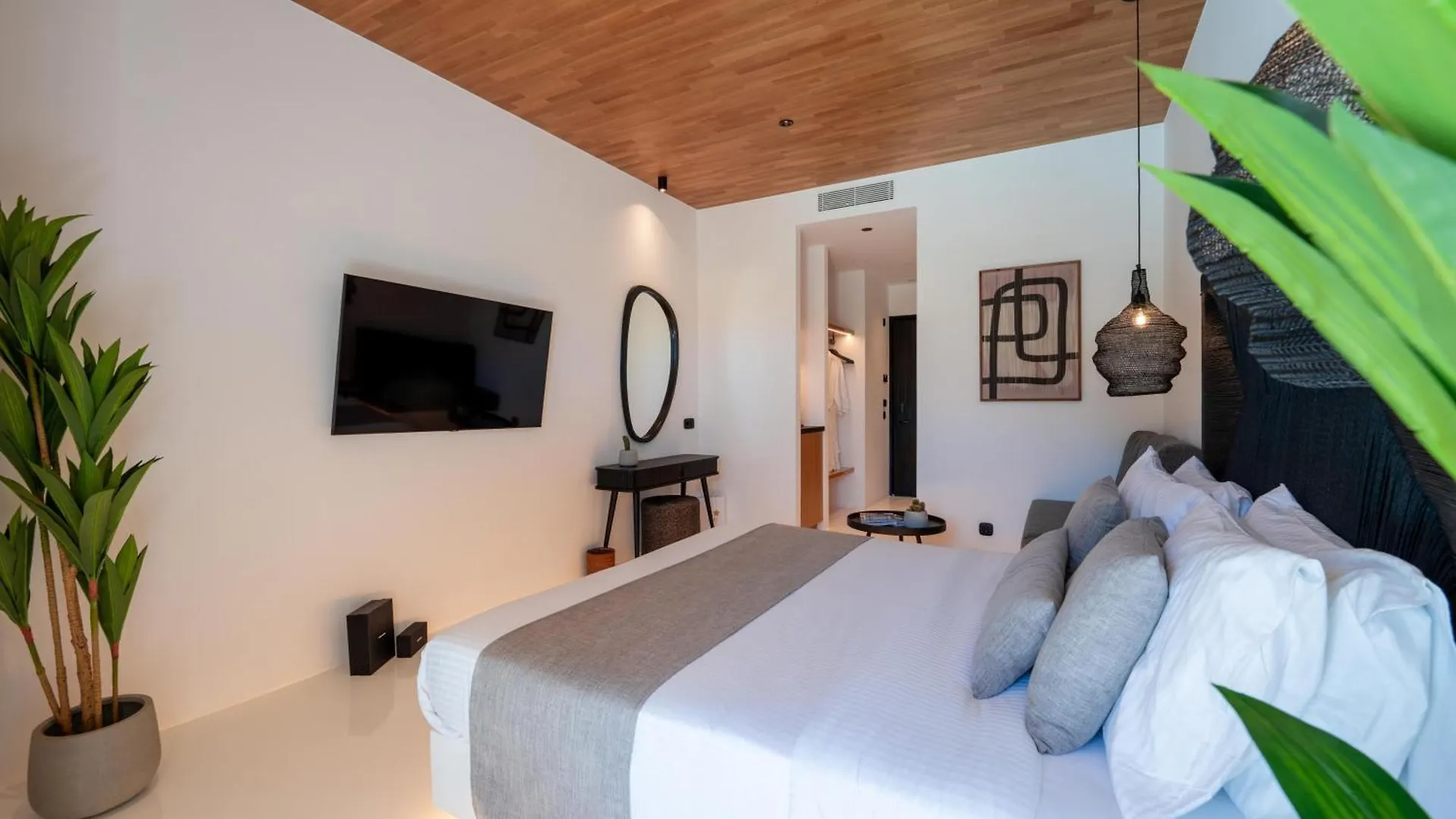Ftelia Black Villas Hotel