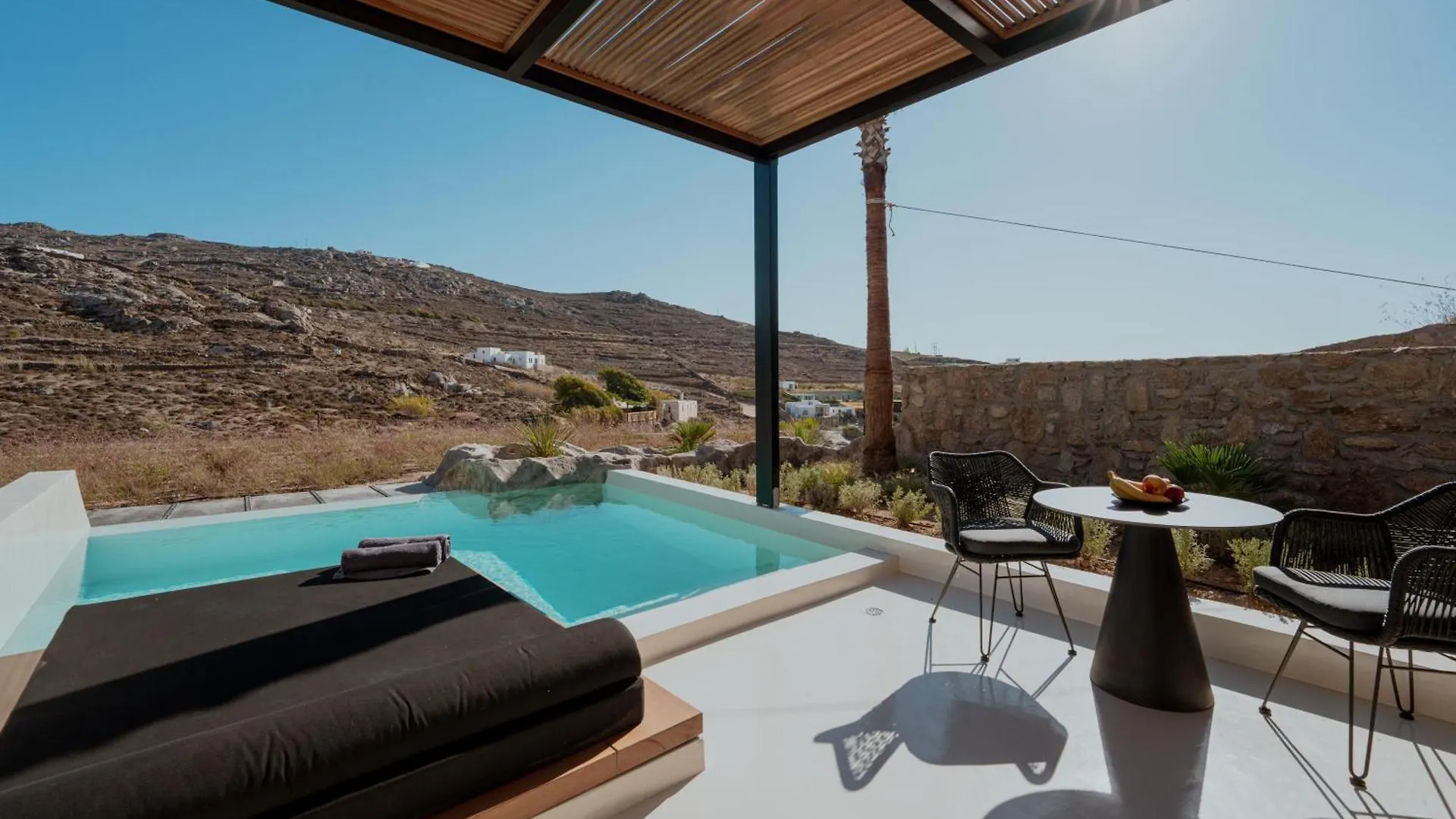Hotel Ftelia Black Villas