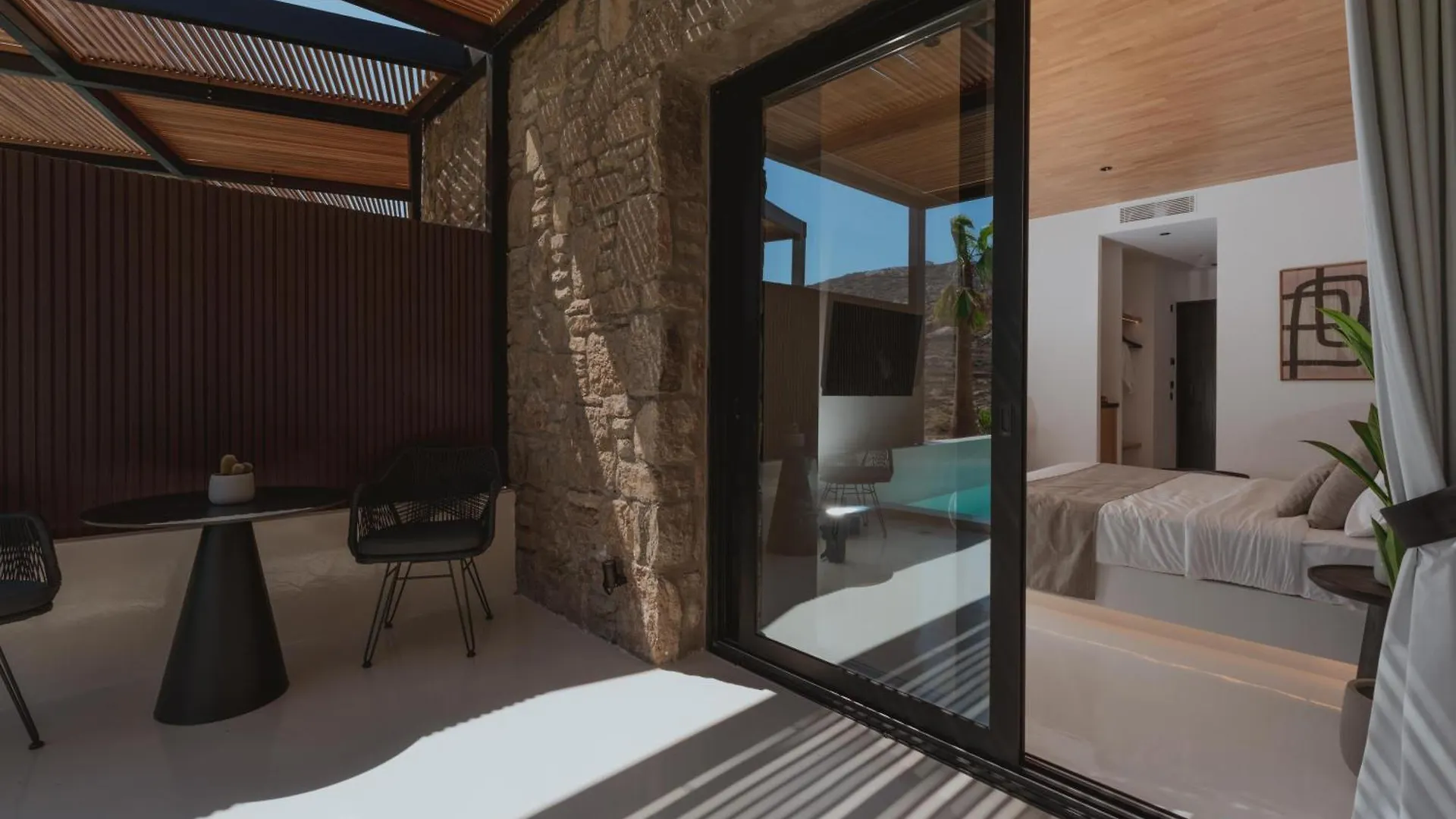 Ftelia Black Villas
