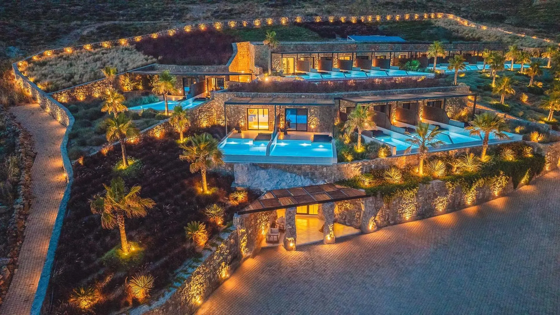 Ftelia Black Villas Hotel