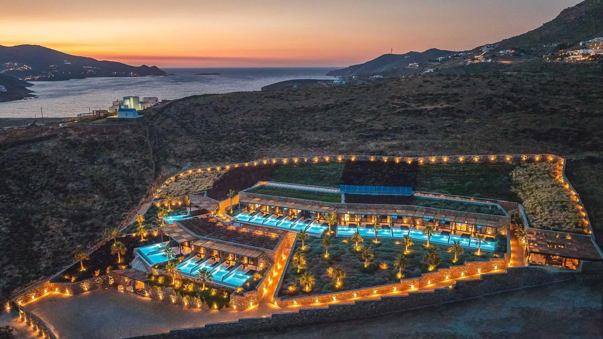 Ftelia Black Villas