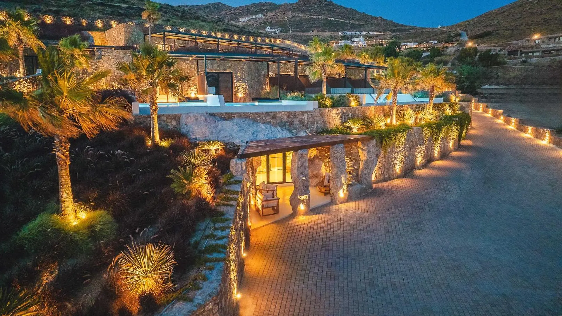 Hotel Ftelia Black Villas